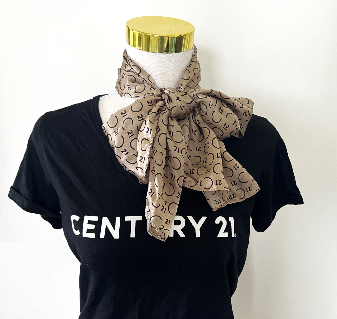 25 creative ways to tie your Louis Vuitton & Hermes scarf 